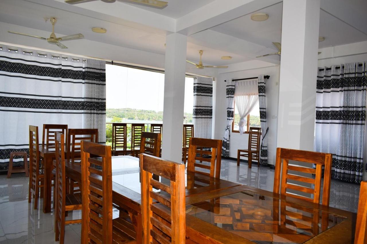 Holiday Villa Trincomalee Eksteriør bilde