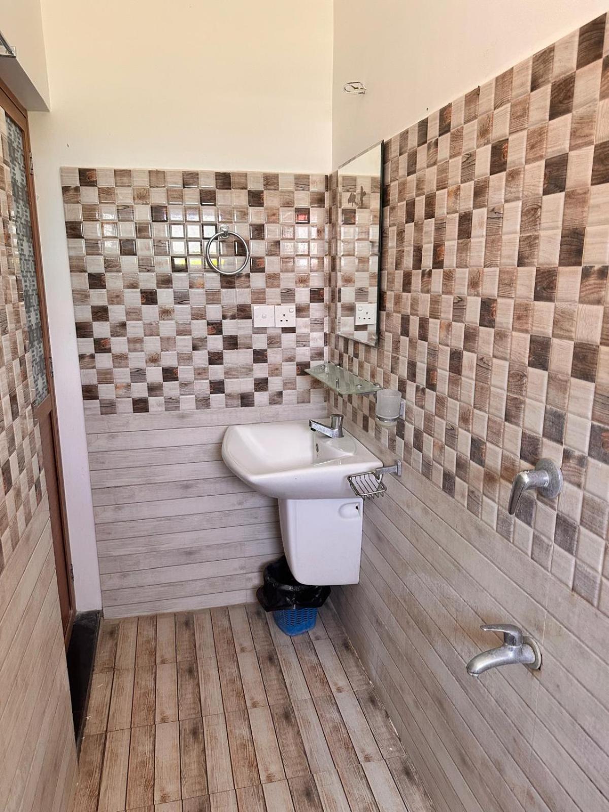 Holiday Villa Trincomalee Eksteriør bilde