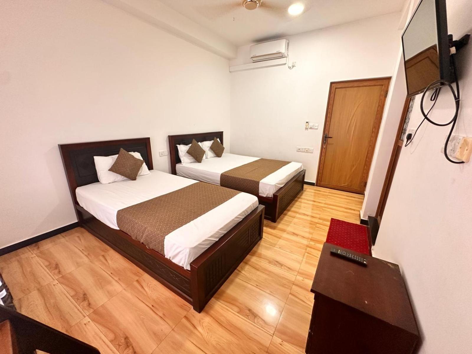 Holiday Villa Trincomalee Eksteriør bilde