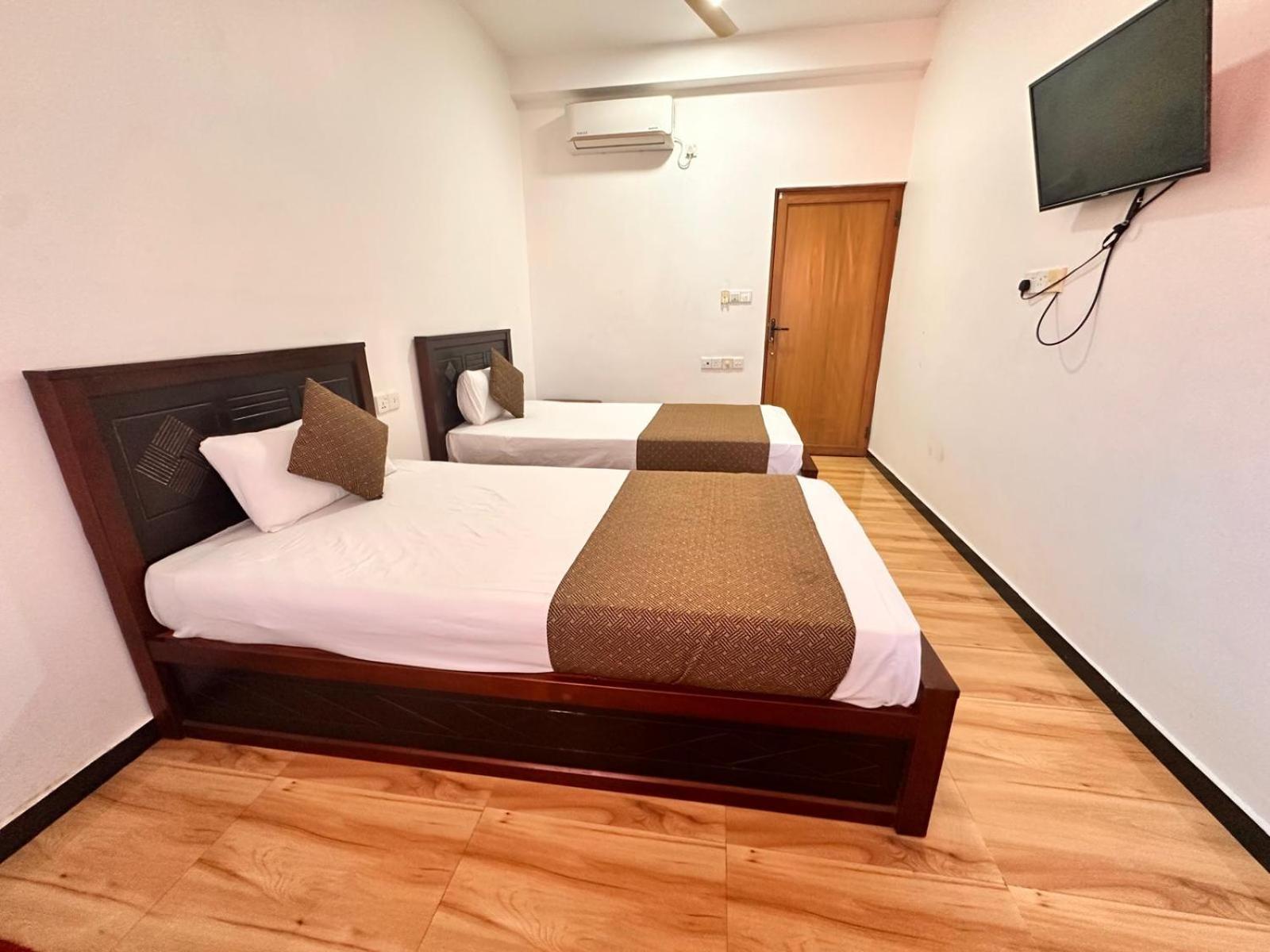 Holiday Villa Trincomalee Eksteriør bilde